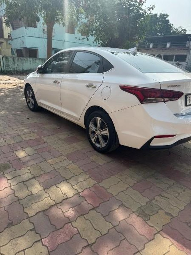 Second-hand 2019 Hyundai Verna CRDi 1.6 SX Option for sale in Bharuch-3
