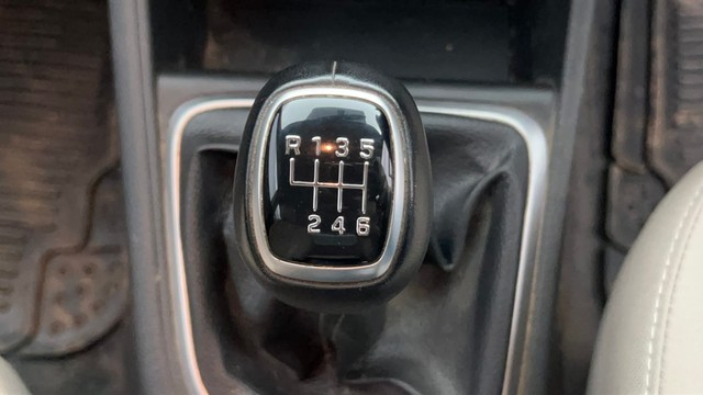 Second-hand 2022 Hyundai Verna SX Diesel for sale in Kolkata-12