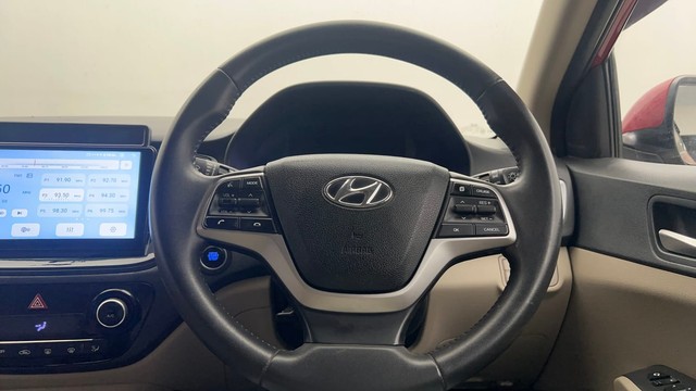 Second-hand 2022 Hyundai Verna SX Diesel for sale in Kolkata-34