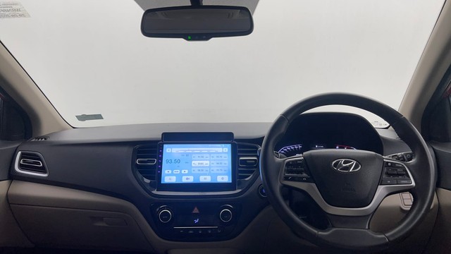 Second-hand 2022 Hyundai Verna SX Diesel for sale in Kolkata-11