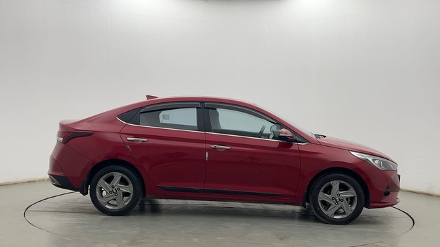 Second-hand 2022 Hyundai Verna SX Diesel for sale in Kolkata-2