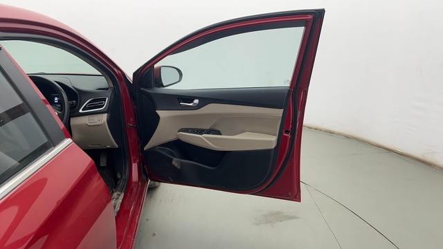 Second-hand 2022 Hyundai Verna SX Diesel for sale in Kolkata-16