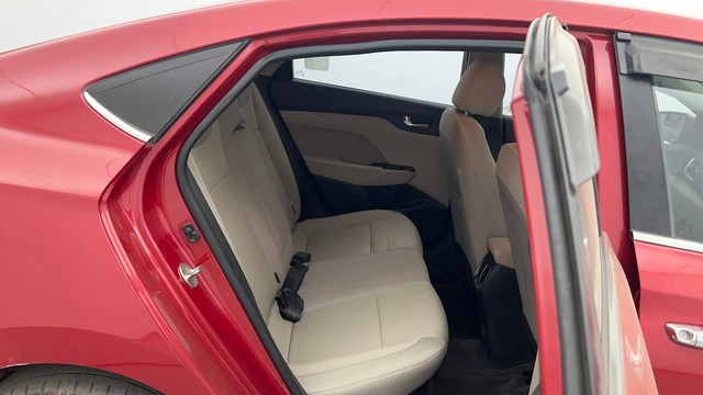 Second-hand 2022 Hyundai Verna SX Diesel for sale in Kolkata-38