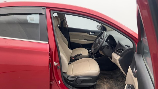 Second-hand 2022 Hyundai Verna SX Diesel for sale in Kolkata-15