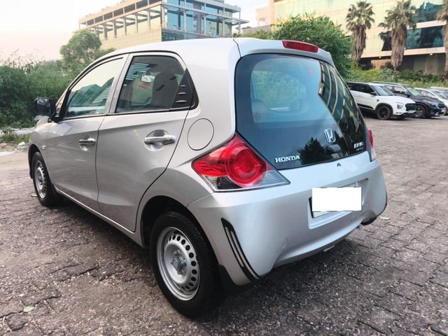 Second-hand 2017 Honda Brio 1.2 E MT for sale in Noida-9