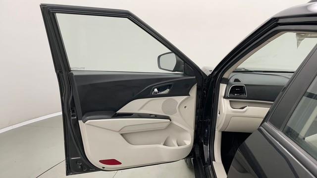 Second-hand 2022 Mahindra XUV300 W8 Opt for sale in Jaipur-28