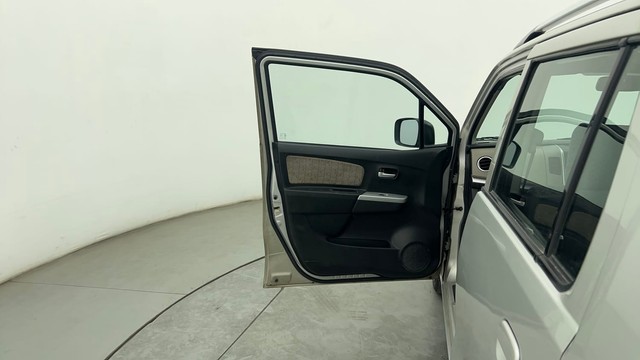 Second-hand 2013 Maruti Suzuki Wagon R VXI for sale in Chennai-36