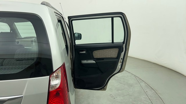 Second-hand 2013 Maruti Suzuki Wagon R VXI for sale in Chennai-38