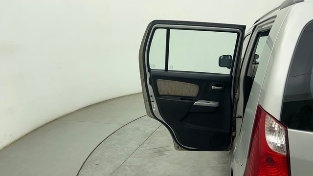 Second-hand 2013 Maruti Suzuki Wagon R VXI for sale in Chennai-33