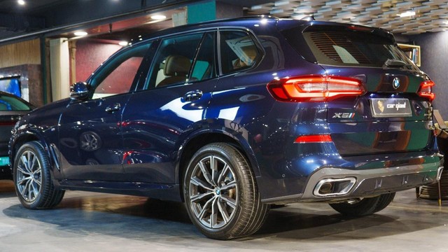 Second-hand 2022 BMW X5 xDrive 40i M Sport for sale in New Delhi-3