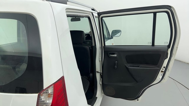 Second-hand 2012 Maruti Suzuki Wagon R LXI BSVI for sale in Ahmedabad-35