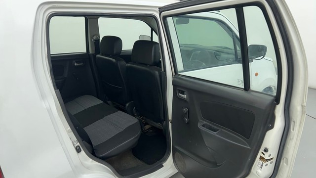 Second-hand 2012 Maruti Suzuki Wagon R LXI BSVI for sale in Ahmedabad-37