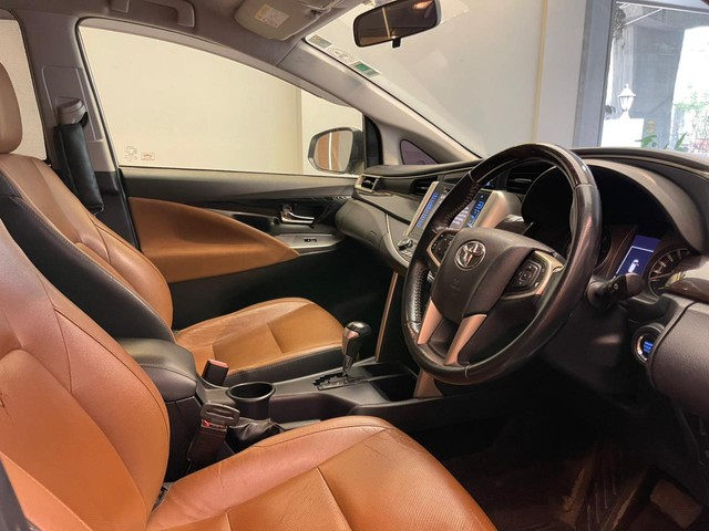 Toyota Innova Crysta 2.4 ZX 7 STR AT Second-hand 2020 Toyota Innova Crysta 2.4 ZX 7 STR AT for sale in Mumbai-16