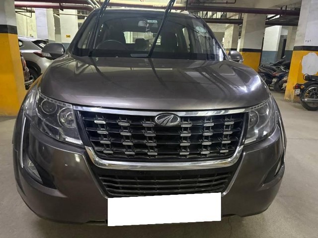 Second-hand 2017 Mahindra XUV500 R W10 FWD for sale in Noida-4
