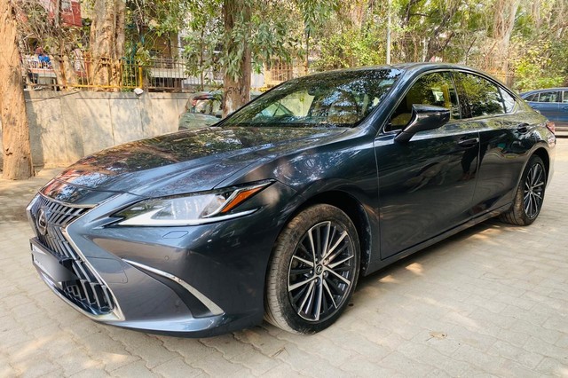 Second-hand 2024 Lexus ES 300h Exquisite for sale in New Delhi-8