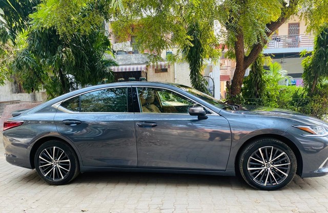 Second-hand 2024 Lexus ES 300h Exquisite for sale in New Delhi-1