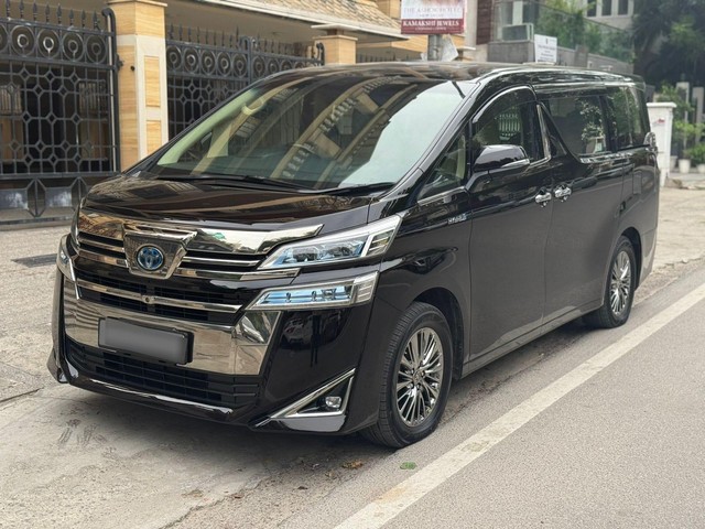Second-hand 2020 Toyota Vellfire Executive Lounge BSVI for sale in New Delhi-2