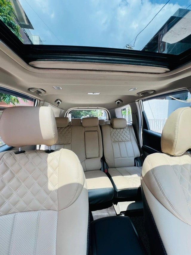 Second-hand 2016 Mahindra XUV500 W10 2WD for sale in Vadodara-9