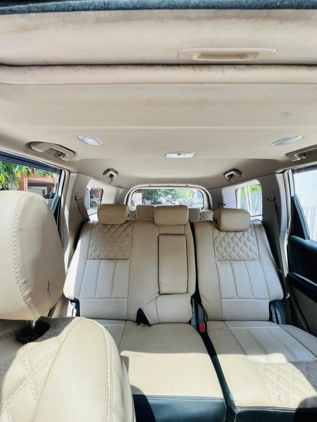 Second-hand 2016 Mahindra XUV500 W10 2WD for sale in Vadodara-7