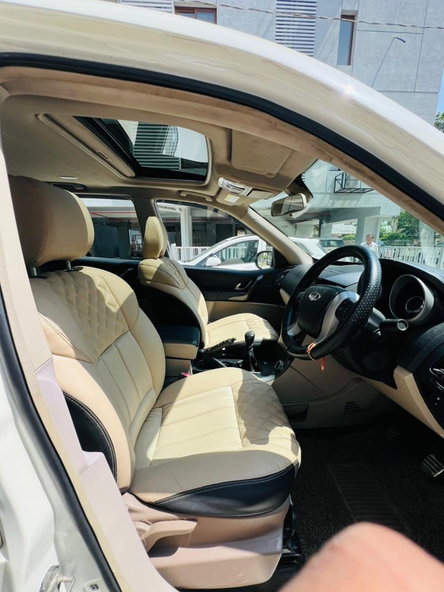 Second-hand 2016 Mahindra XUV500 W10 2WD for sale in Vadodara-8