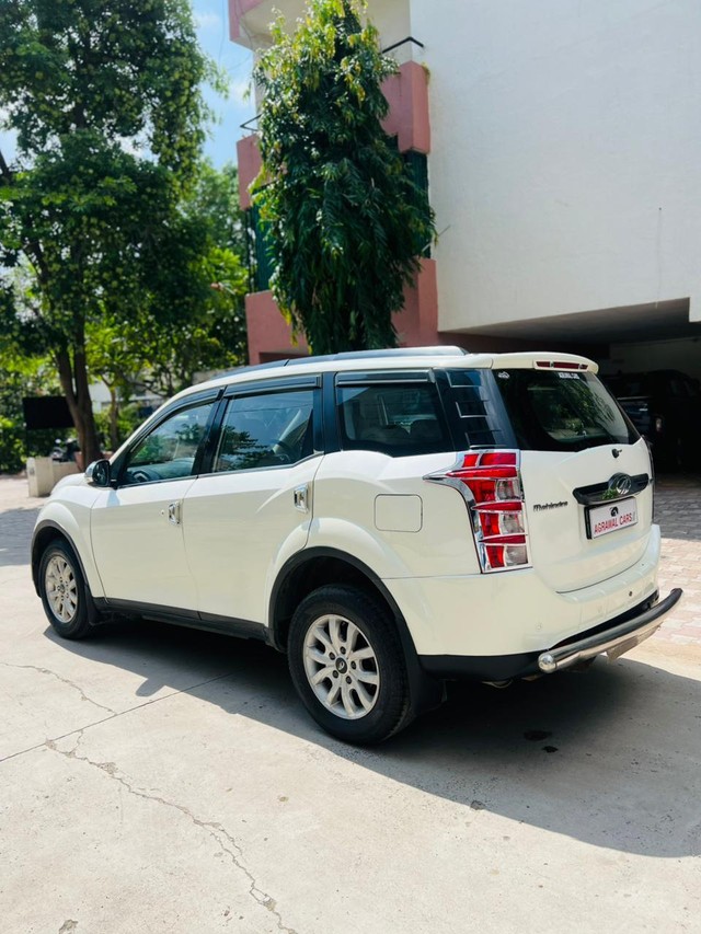 Second-hand 2016 Mahindra XUV500 W10 2WD for sale in Vadodara-4