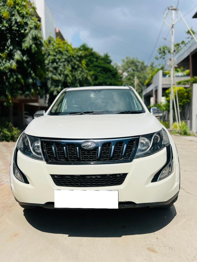 Second-hand 2016 Mahindra XUV500 W10 2WD for sale in Vadodara-6