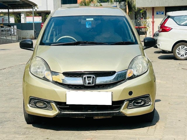Second-hand 2014 Honda Mobilio V i-DTEC for sale in Ahmedabad-5