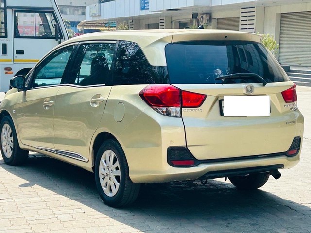 Second-hand 2014 Honda Mobilio V i-DTEC for sale in Ahmedabad-7