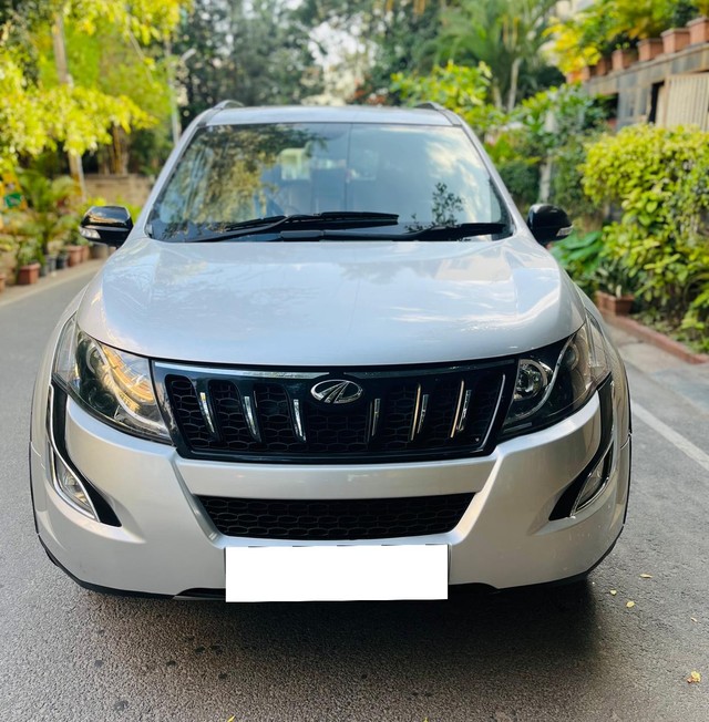 Mahindra XUV500 W9 AT 1.99 Second-hand 2017 Mahindra XUV500 W9 AT 1.99 for sale in Bangalore-3