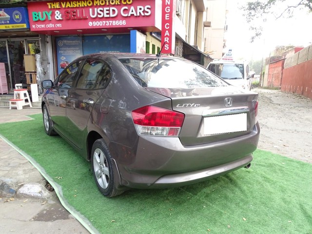 Honda City 1.5 V MT Second-hand 2011 Honda City 1.5 V MT for sale in Kolkata-7