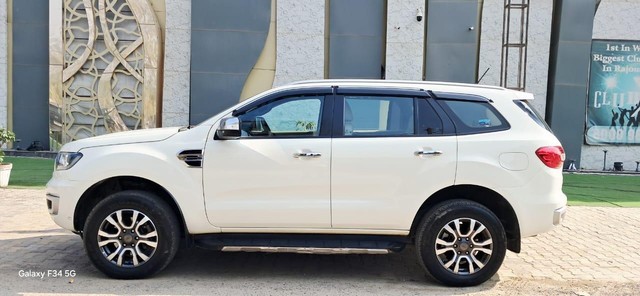 Second-hand 2020 Ford Endeavour Titanium Plus 4X2 for sale in New Delhi-12