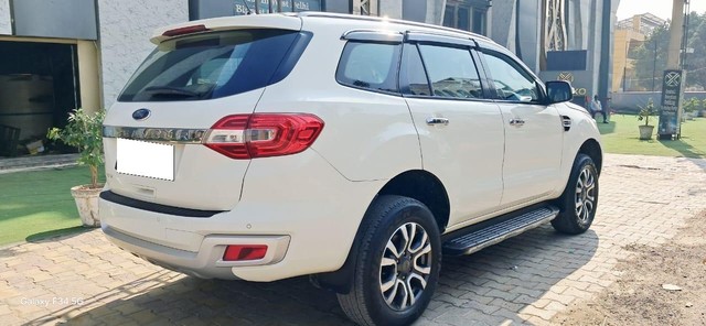 Second-hand 2020 Ford Endeavour Titanium Plus 4X2 for sale in New Delhi-11