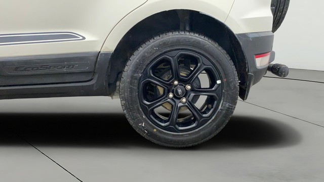 Second-hand 2020 Ford Ecosport Thunder Edition Petrol for sale in Lucknow-29