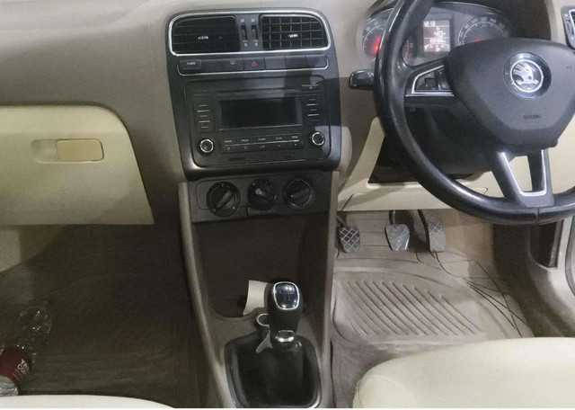 Second-hand 2015 Skoda Rapid 1.5 TDI Ambition for sale in Hyderabad-20