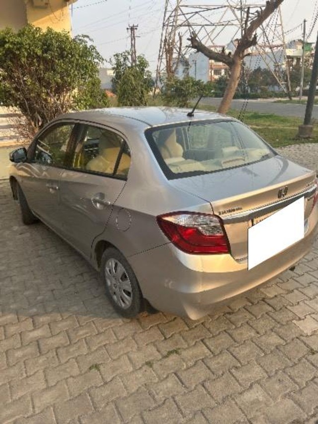 Honda Amaze S Option i-VTEC Second-hand 2017 Honda Amaze S Option i-VTEC for sale in Meerut-0