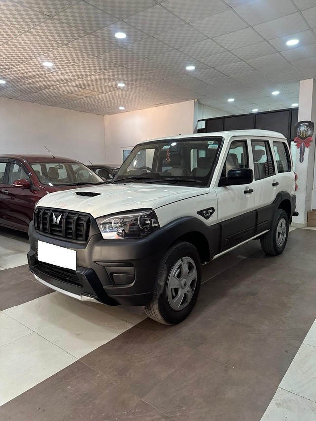 Second-hand 2023 Mahindra Scorpio S for sale in Jaipur-3