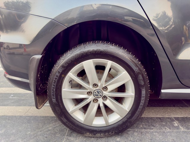 Second-hand 2016 Volkswagen Ameo 1.2 MPI Highline for sale in New Delhi-6