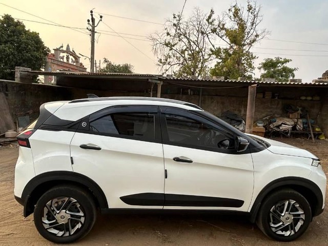 Second-hand 2024 Tata Nexon Pure AMT for sale in Bhuj-1