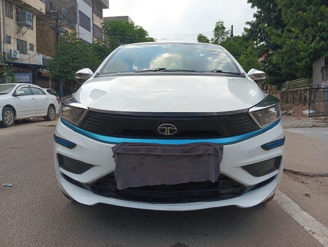 Second-hand 2022 Tata Tigor EV XM for sale in Jaipur-5