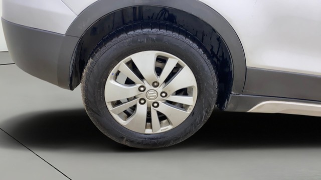 Second-hand 2016 Maruti Suzuki S Cross DDiS 320 Alpha for sale in Ahmedabad-28