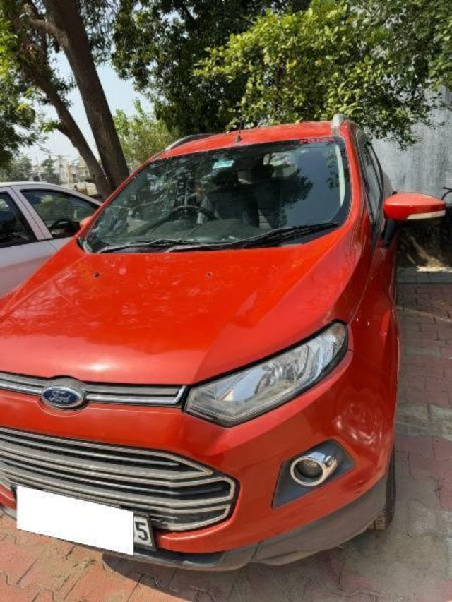 Second-hand 2014 Ford Ecosport 1.5 DV5 MT Titanium for sale in Vadodara-3