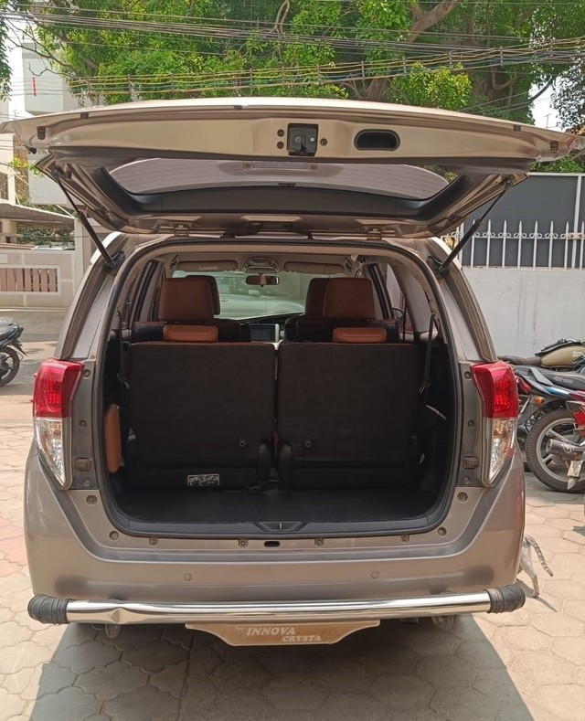 Second-hand 2019 Toyota Innova Crysta 2.8 ZX AT BSIV for sale in Coimbatore-16