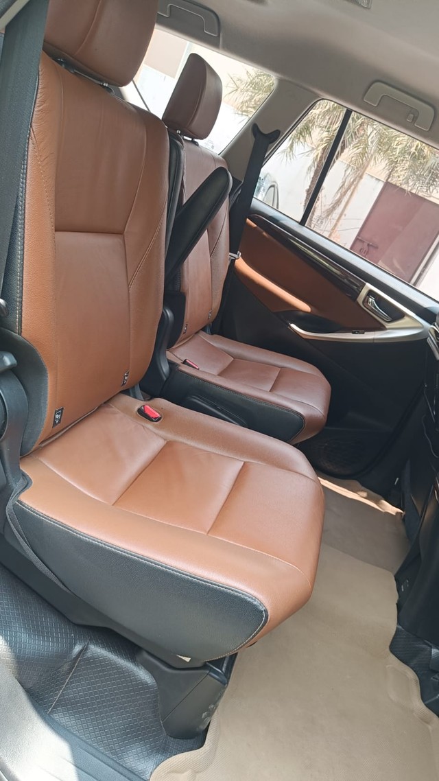 Second-hand 2019 Toyota Innova Crysta 2.8 ZX AT BSIV for sale in Coimbatore-10