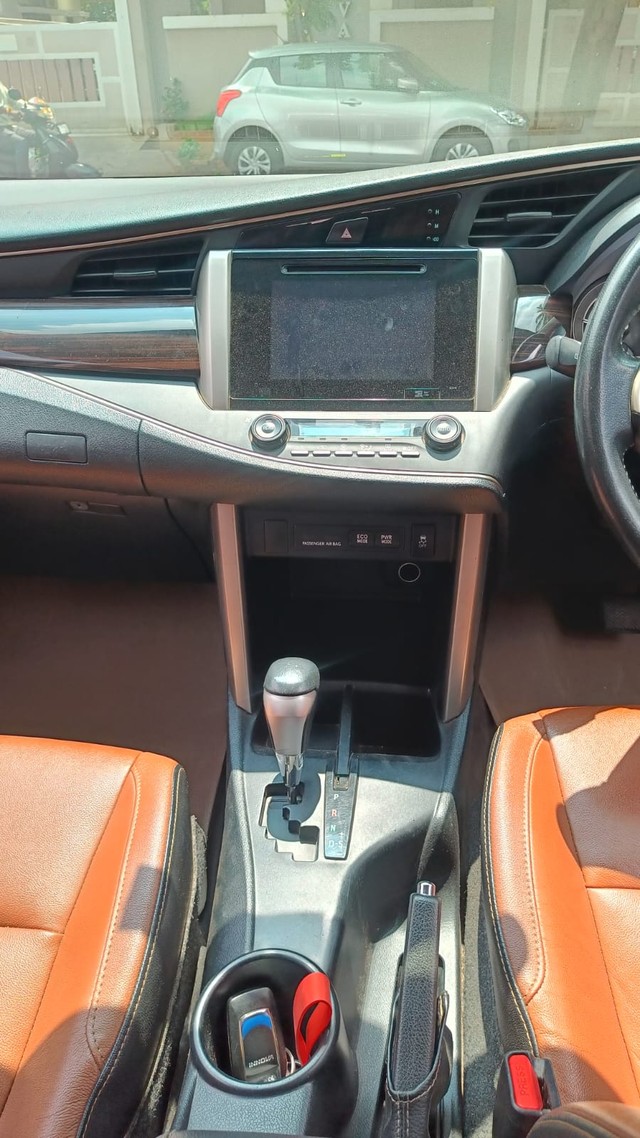 Second-hand 2019 Toyota Innova Crysta 2.8 ZX AT BSIV for sale in Coimbatore-6