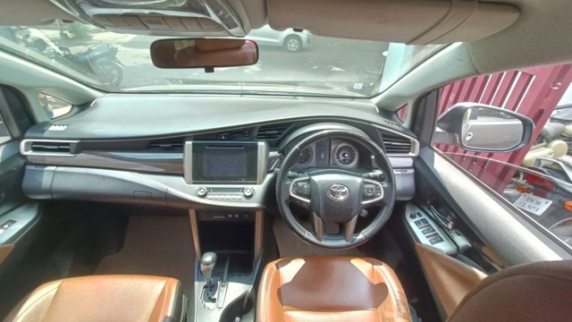 Second-hand 2019 Toyota Innova Crysta 2.8 ZX AT BSIV for sale in Coimbatore-11
