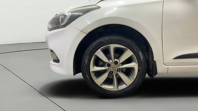 Second-hand 2016 Hyundai i20 Asta 1.4 CRDi for sale in Surat-26