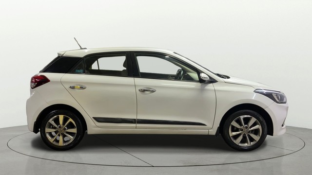 Second-hand 2016 Hyundai i20 Asta 1.4 CRDi for sale in Surat-1