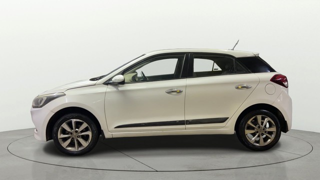 Second-hand 2016 Hyundai i20 Asta 1.4 CRDi for sale in Surat-5