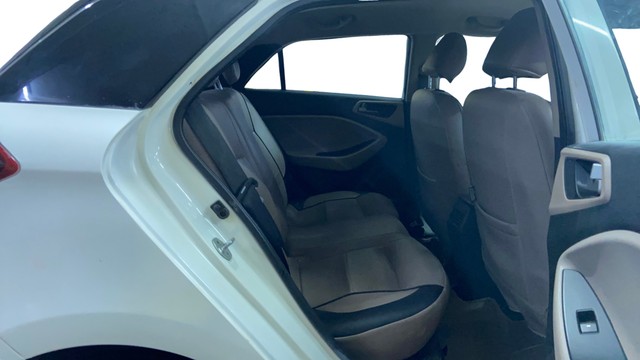 Second-hand 2016 Hyundai i20 Asta 1.4 CRDi for sale in Surat-16