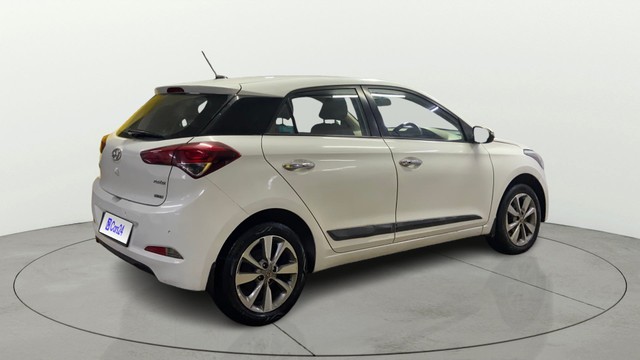 Second-hand 2016 Hyundai i20 Asta 1.4 CRDi for sale in Surat-2